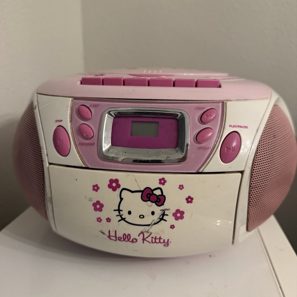 Hello Kitty KT2028A Pink/White Boombox CD Player Cassette AM/FM AUX